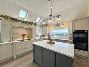 Photo 32- click for photo gallery